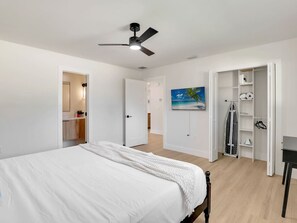 2 bedrooms, desk, iron/ironing board, travel cot