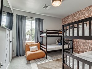 4 chambres, fer et planche à repasser, Wi-Fi, draps fournis