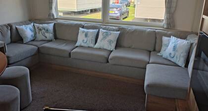 3 bed-Sleeps 8-Wifi & Linen inc.