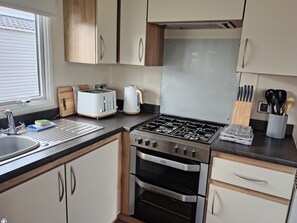 Een microgolfoven, een oven