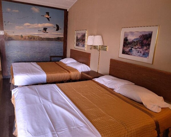 Double Room | Desk, laptop workspace, free WiFi