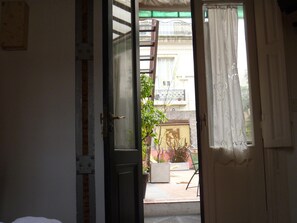 Interni