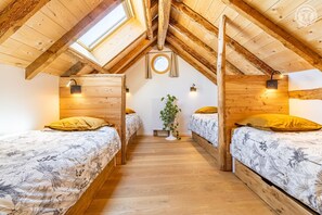4 chambres, fer et planche à repasser, Wi-Fi gratuit, draps fournis