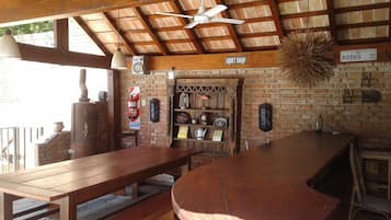 Tempat makan outdoor