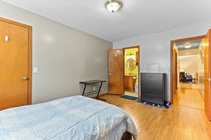 4 soverom, strykejern/-brett, wi-fi og sengetøy