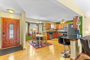 Micro-ondes, four, plaque de cuisson