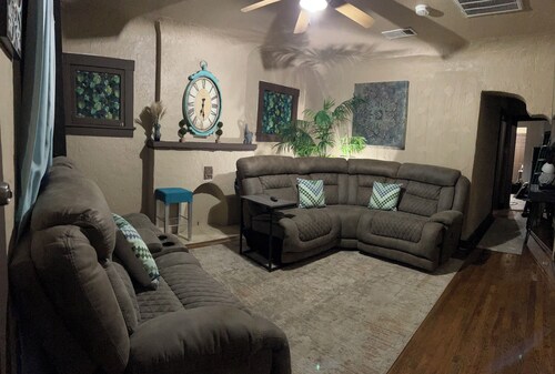 Cozy 1bd- 1ba apartment with AC, in vibrant El Paso close to UTEP