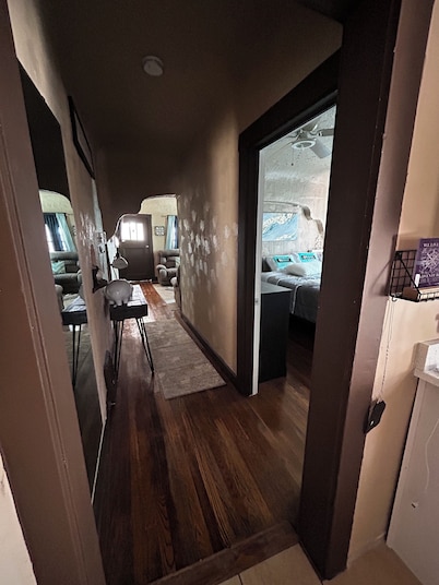 Cozy 1bd- 1ba apartment with AC, in vibrant El Paso close to UTEP