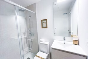 تجهيزات دش، مناشف، صابون، شامبو