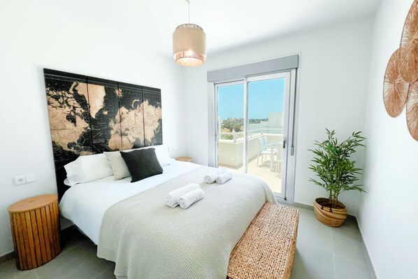 3 bedrooms, iron/ironing board, travel cot