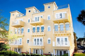 Exterior - Spacious Downtown Cocoa Village Estate 1 with River Views! (Cocoa)