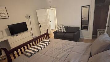 Silitysrauta/-lauta, ilmainen Wi-Fi, vuodevaatteet