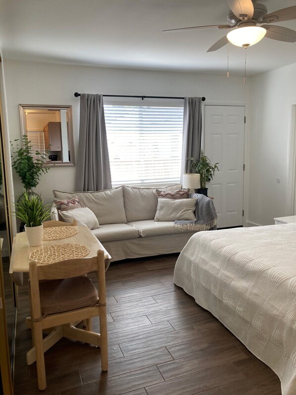 1 bedroom, free WiFi, bed sheets