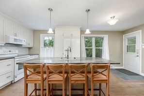 Microwave, oven, stovetop, dishwasher - Full cottage on private road near everything! Made to measure pricing offered! (Sutton)