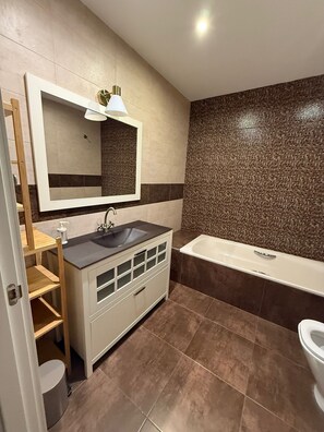 Habitación estándar doble, vistas a la ciudad | Baño