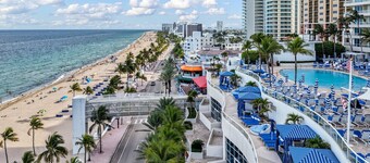 Private Ritz-Carlton Beachfront 2br Penthouse 17th floor Hotel Residence