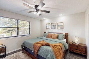 3 間睡房、熨斗/熨衫板、可攜式嬰兒床、免費 Wi-Fi