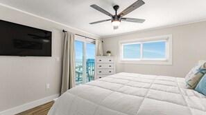 2 makuuhuonetta, työpöytä, silitysrauta/-lauta, ilmainen Wi-Fi