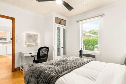 Rosemont Pop Art Apt w/ Game Room & Parking