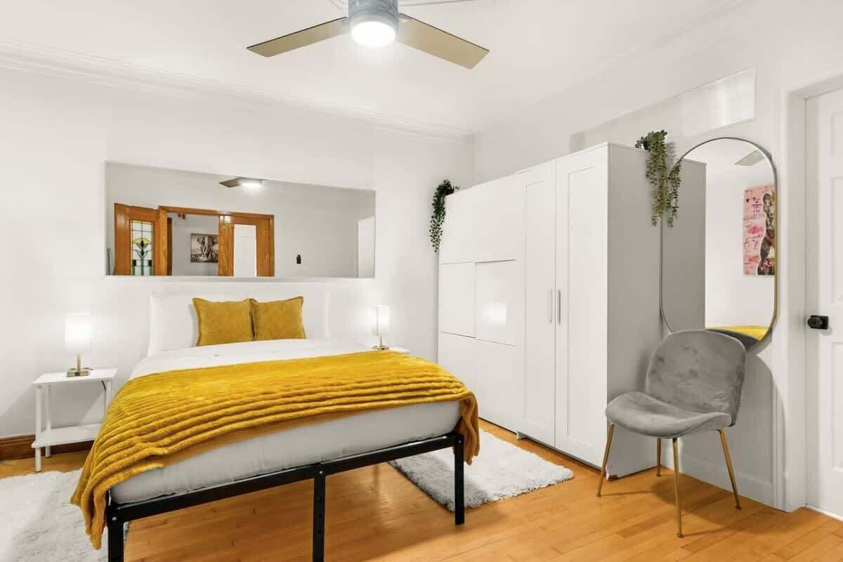 4 bedrooms, iron/ironing board, travel crib, free WiFi