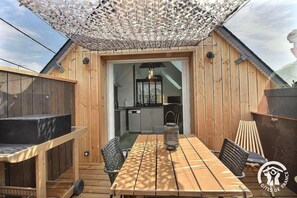 Outdoor dining - Ty Triane - LANTIC - Gîte (LANTIC)