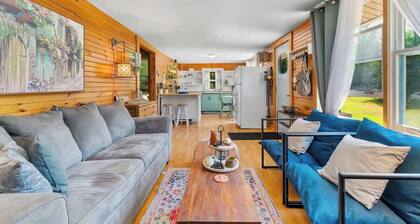 Point Prim Cottage: Beach Access & Family Fun!