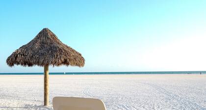 Luxe 3BR Villa w/ Heated Pool – Marco Island
