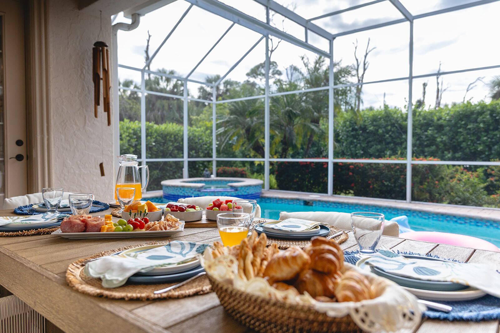 Breakfast or dinner by the pool—dine outdoors in comfort and tropical style.