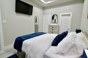 3 chambres, fer et planche à repasser, Wi-Fi, draps fournis