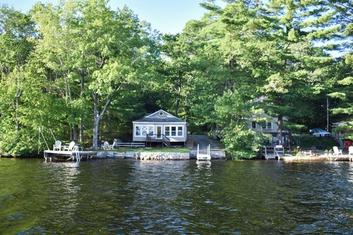 A cozy 2-bedroom lakefront cabin nestled in Maine, feat. kayaks and private dock