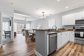 Micro-ondes, four, plaque de cuisson, lave-vaisselle