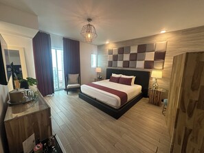 客房內保險箱、免費無線上網