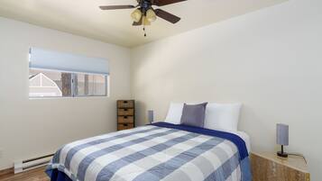 2 chambres, fer et planche Ă repasser, Wi-Fi gratuit, draps fournis