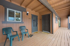 Property grounds - Fully equipped kitchen, updated interior in this cozy condo (Winter Park)