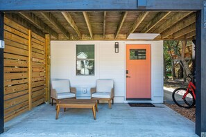Exterior - OBX Couples Retreat w/ Hot Tub, Beach Cruisers, Spa bath with modern soaker. (Kill Devil Hills)