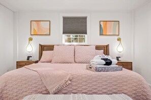 1 bedroom, iron/ironing board, WiFi, bed sheets - OBX Couples Retreat w/ Hot Tub, Beach Cruisers, Spa bath with modern soaker. (Kill Devil Hills)