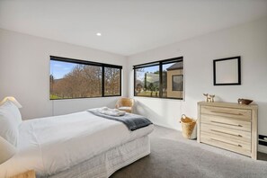 3 chambres, fer et planche à repasser, Wi-Fi gratuit, draps fournis