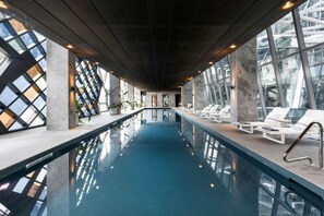 Pool - Next to Skybus! Luxe 2B2B w/Parking+Pool+Gym+Sauna (Melbourne)