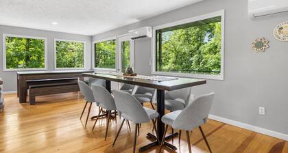 Spacious 4-bedroom Retreat on Table Rock Lake. Darts, Air Hockey, and More!