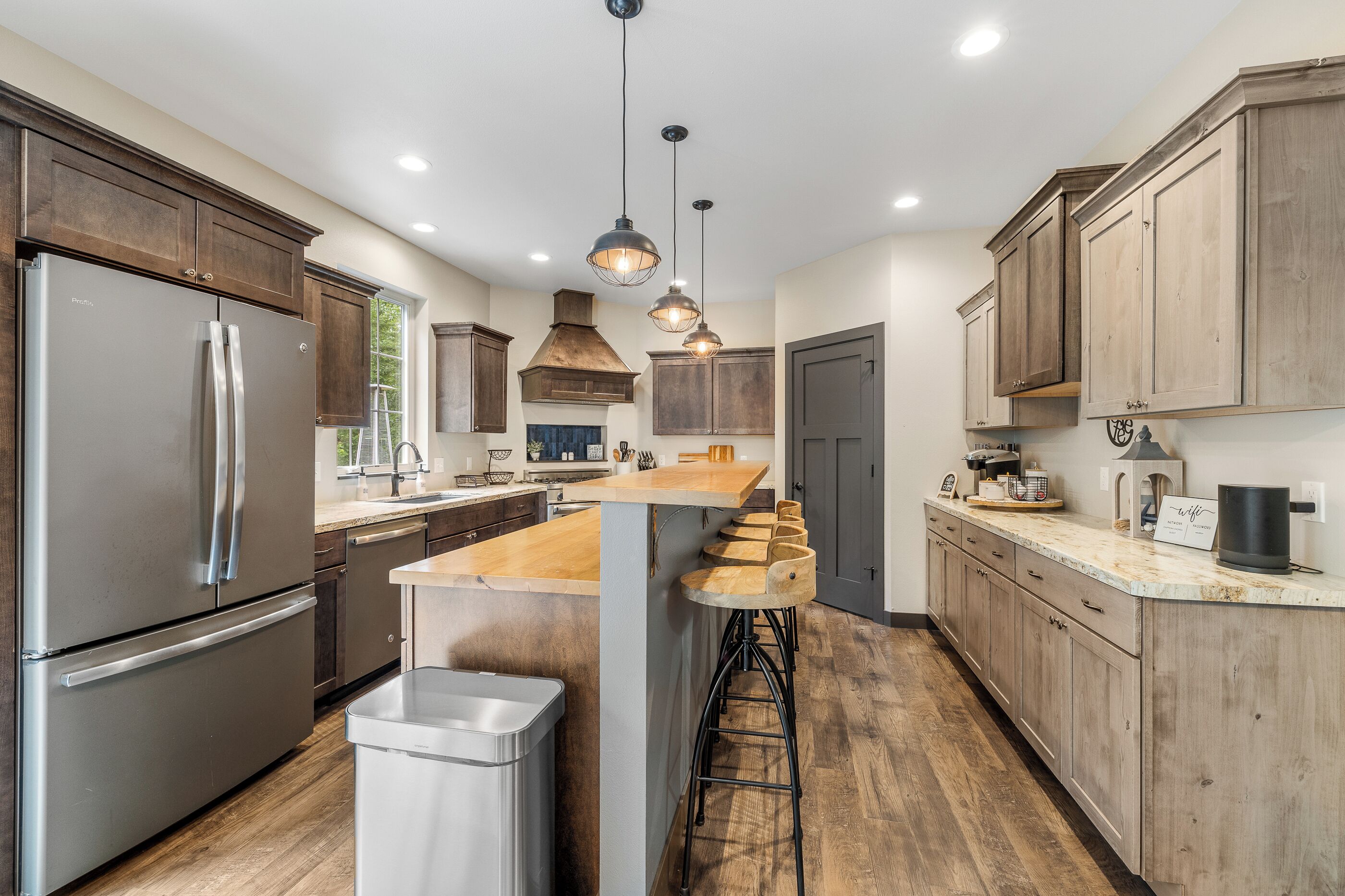 Mikrowelle, Ofen, Herdplatte, Geschirrspüler