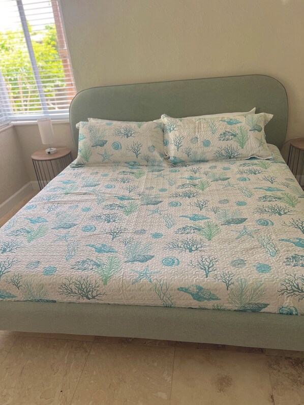 WiFi, bed sheets