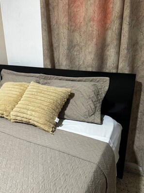 Basic Studio | Premium bedding, individually decorated, individually furnished, desk - Dominico Colonial (Santo Domingo)