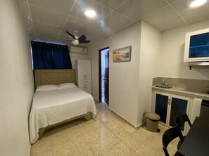 Estudio Confort, 1 cama de matrimonio, cocina | Decoración individual y mobiliario individual