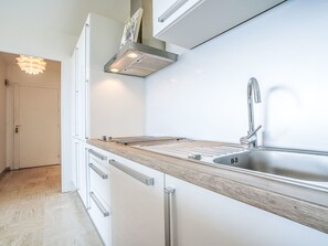 Réfrigérateur, four, lave-vaisselle