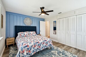 3 bedrooms, WiFi, bed sheets - 3-bedroom house in welcoming Ormond Beach walking distance from the beach (Ormond Beach)