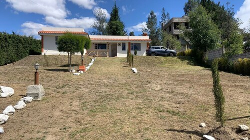 CASA DE CAMPO AMOBLADA  LATACUNGA/COTOPAXI
