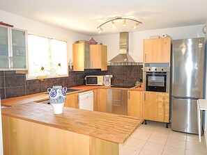 Réfrigérateur, micro-ondes, four, lave-vaisselle