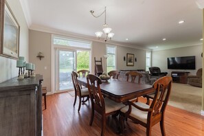Dining - Entire three bedroom rambler. Sleeps 8 in four separate rooms. 5 private acres. (Blaine)
