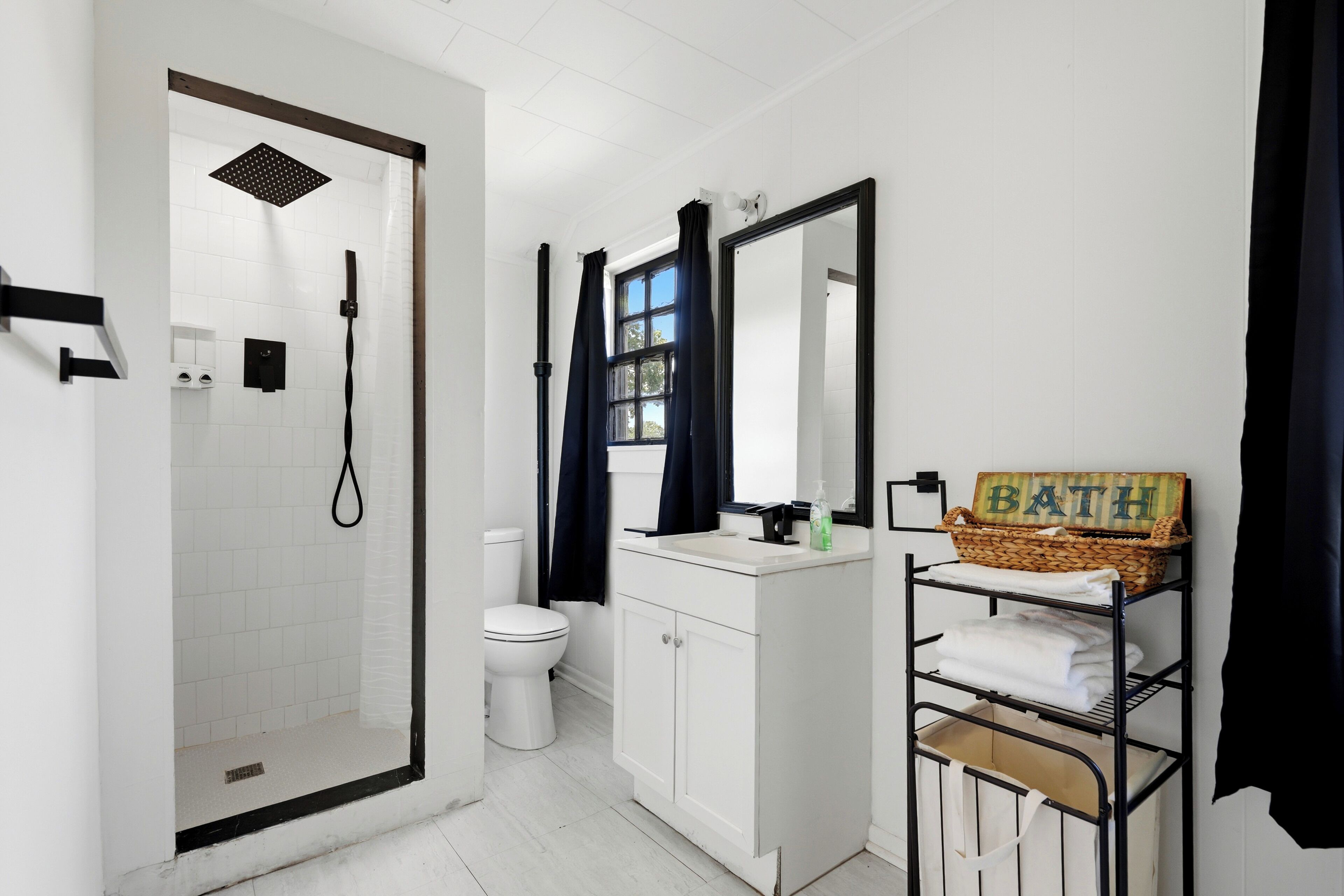 Towels, soap, shampoo, toilet paper