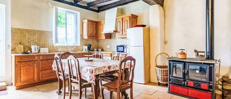 Fridge, microwave, cookware/dishes/utensils